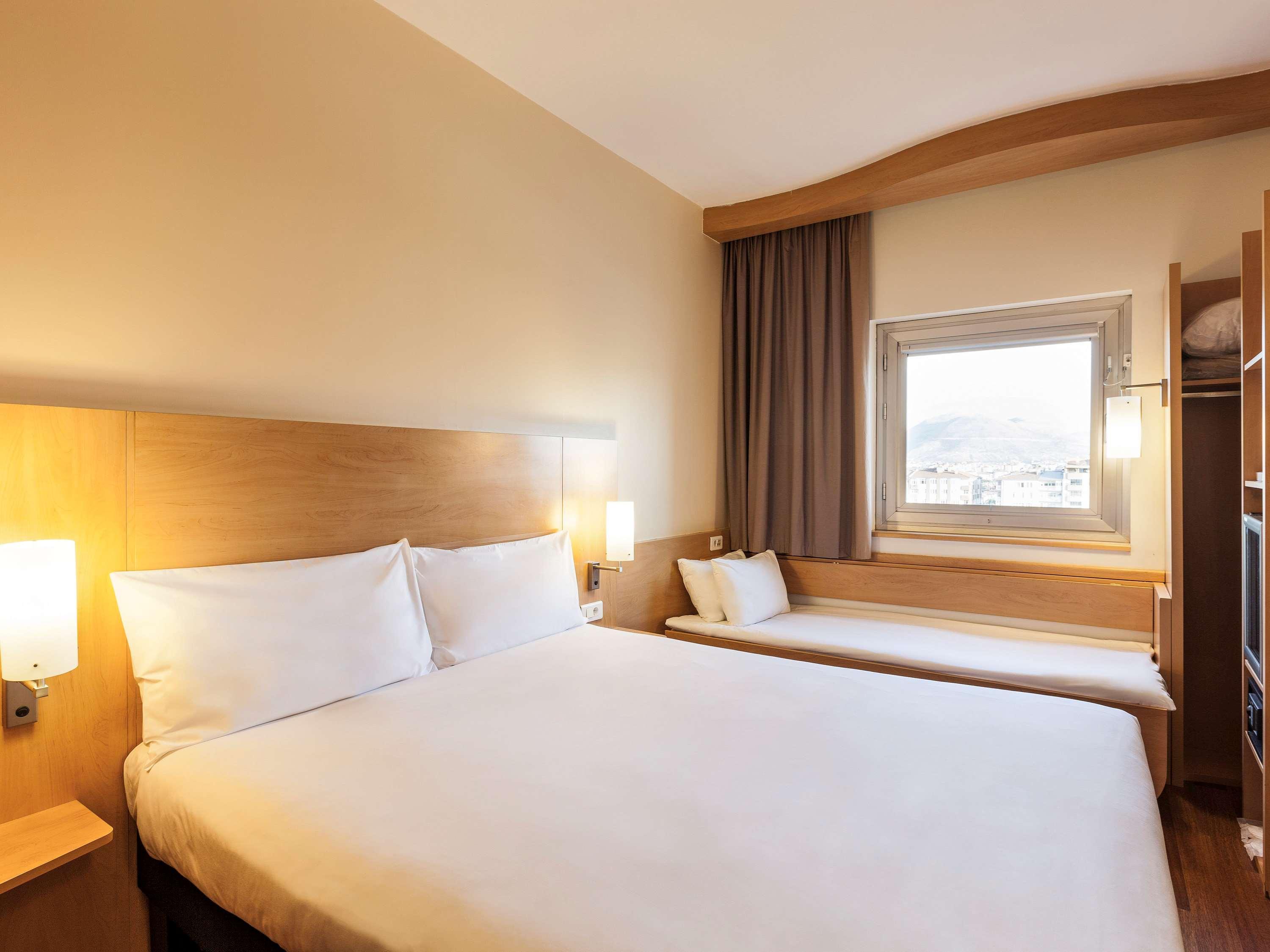 Ibis London Luton Airport Hotel Exterior photo